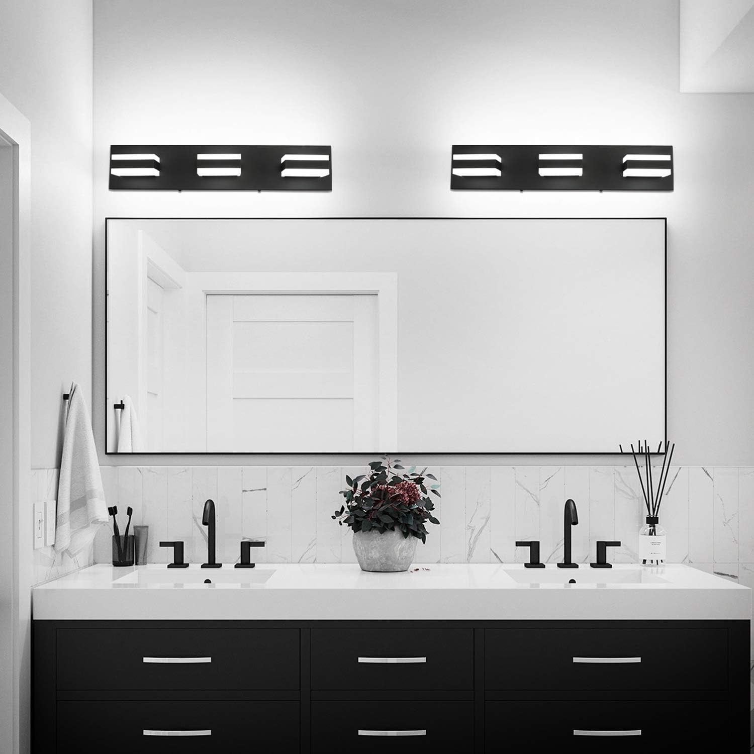 Black Bathroom Vanity Light Fixtures over Mirror LED Dimmable 3 Lights Bath Lighting Restroom Light Modern Vanity Lights for Bathroom Bath Lights